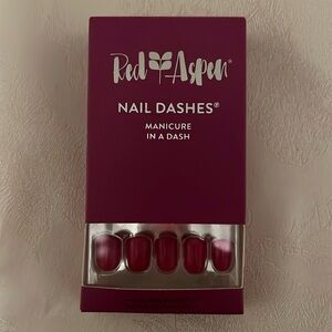 Red Aspen Bea’s Garden Romance short nail dash